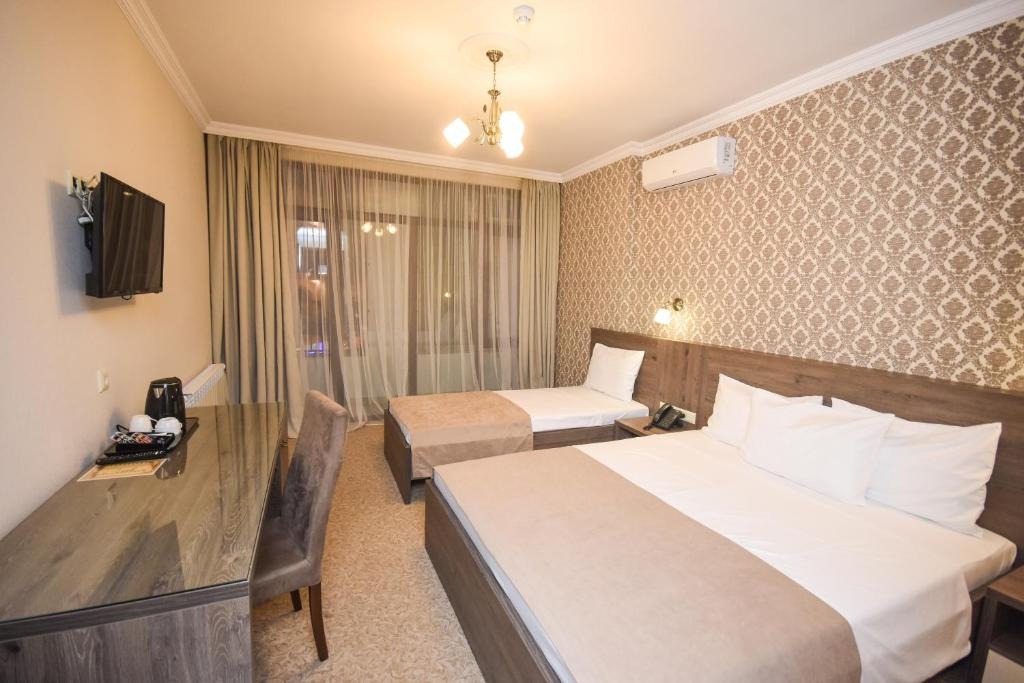 هتل اولد گاردن باتومی